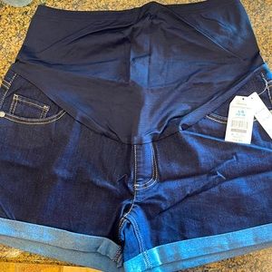 Maternity shorts